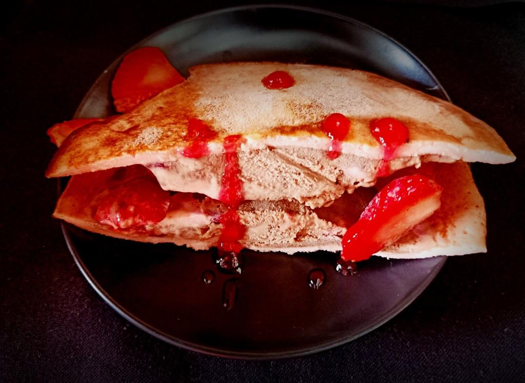 pancake icecream sandwich
