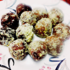 Date ,cashewnut and coconut balls(Khajur aur Kaju nariyel Laddoo)