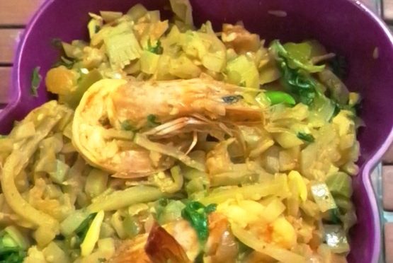 Lau chingri ( Bottle gourd with prawn)