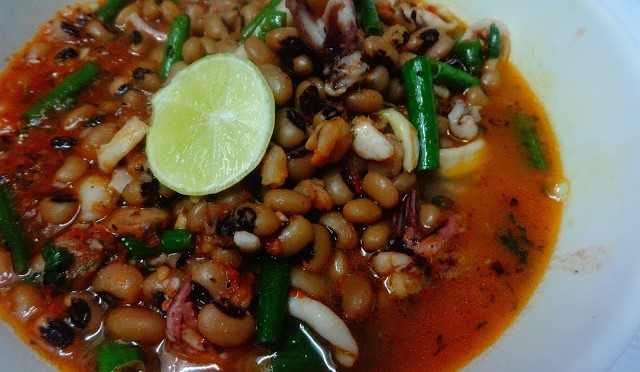 Tomato and white  beans seafood stew