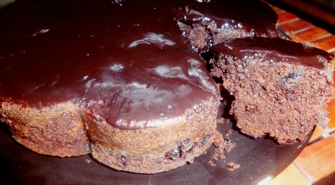 Chocolate rum and raisins Christmas cake