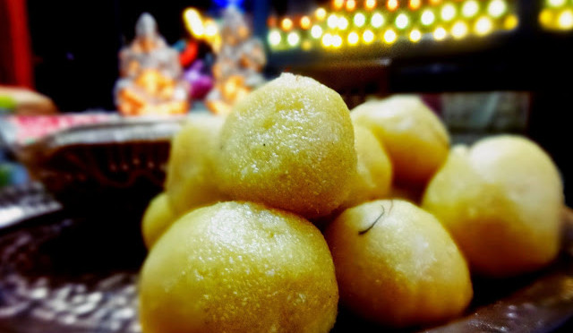 Coconut rawa laddo(coconut semolina sweet balls)