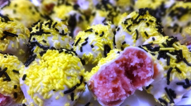 White chocolate and strawberry balls