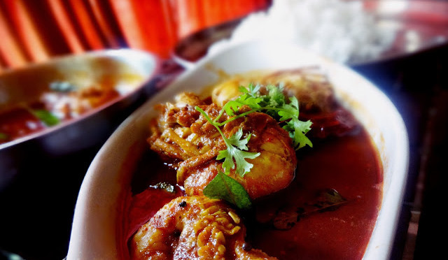 How to make Indian prawn curry soup