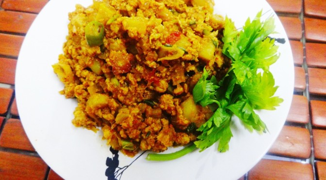 Minced chicken with raw papaya