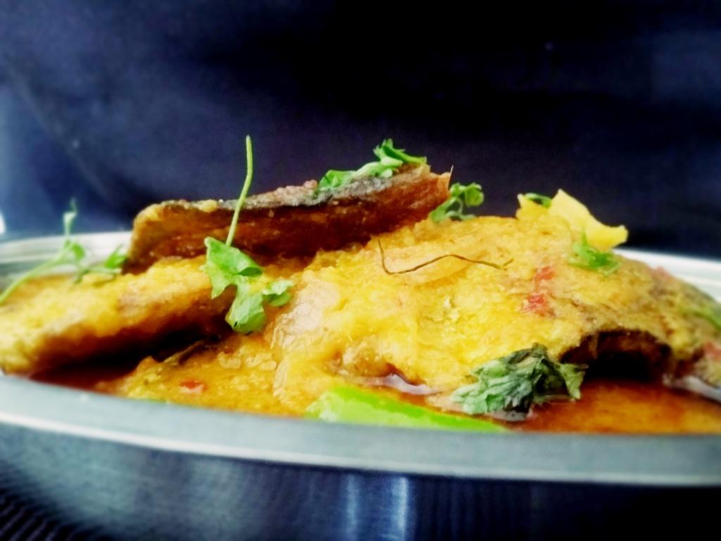 Pomfret machher jhal